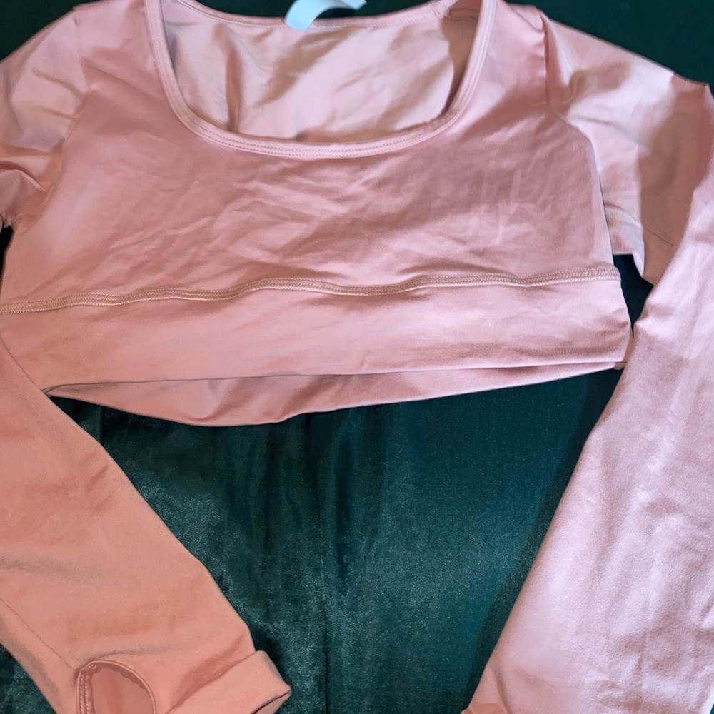 Crop top, soft pink workout
